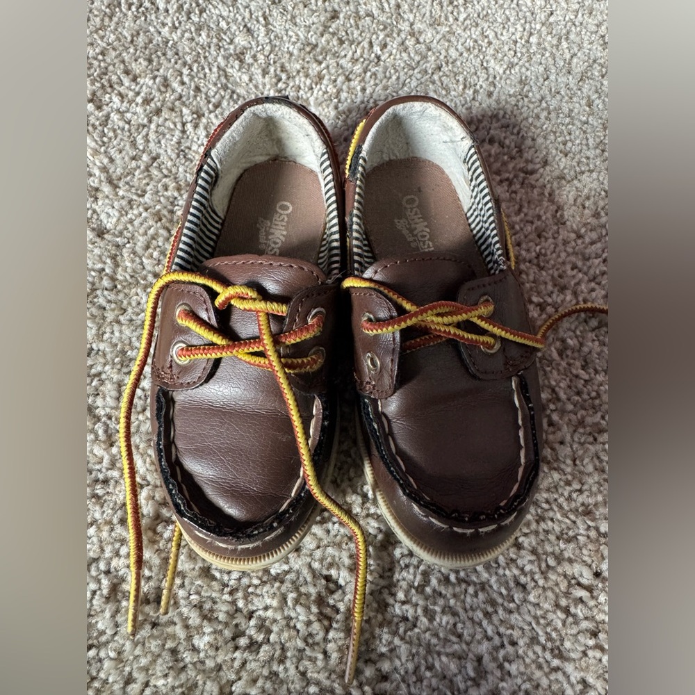 {OSHKOSH B’GOSH} Brown Dress Shoes